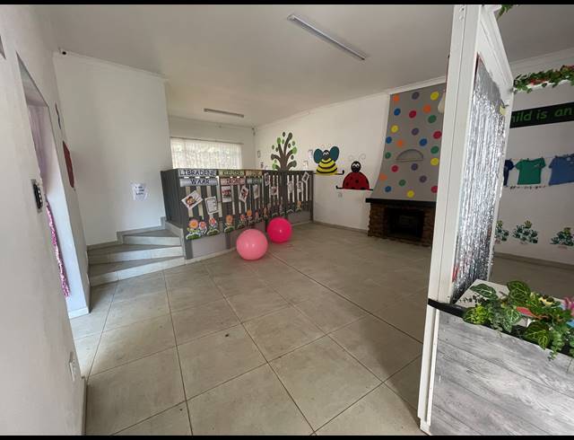 251M² BUSINESS TO LET IN LIBRADENE